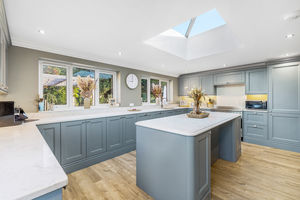 Kitchen- click for photo gallery